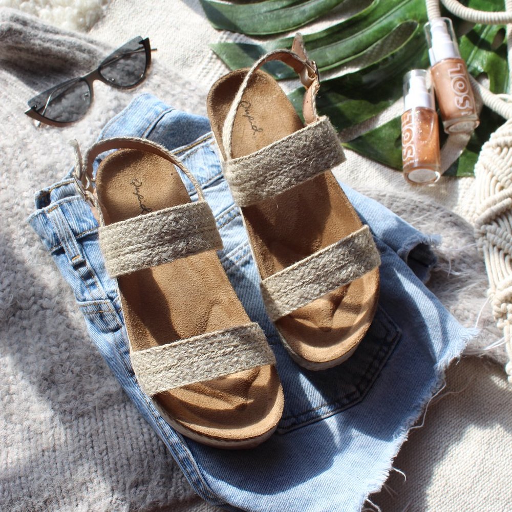 🚨END OF SUMMER SALE// Espadrille platform - Picture 3 of 8